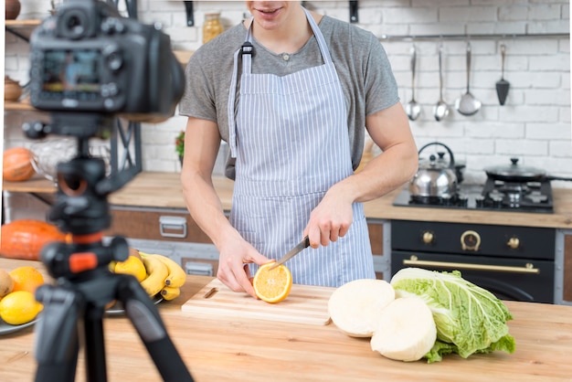 Cooking vlogger