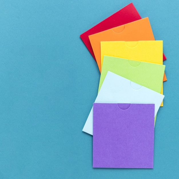 Free photo copy-space colorful paper