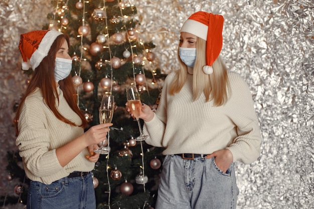 Free photo coronavirus and christmas concept.