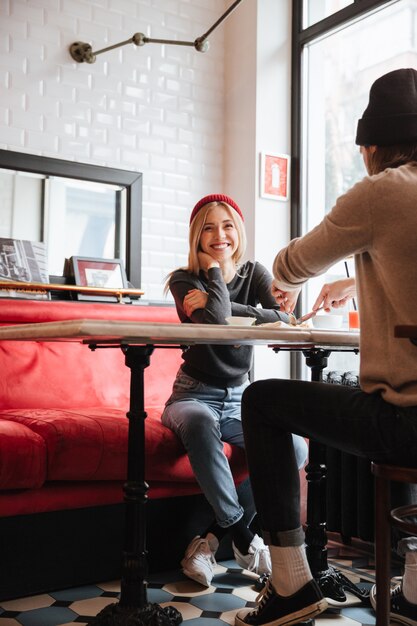 Couple on date at the cafe