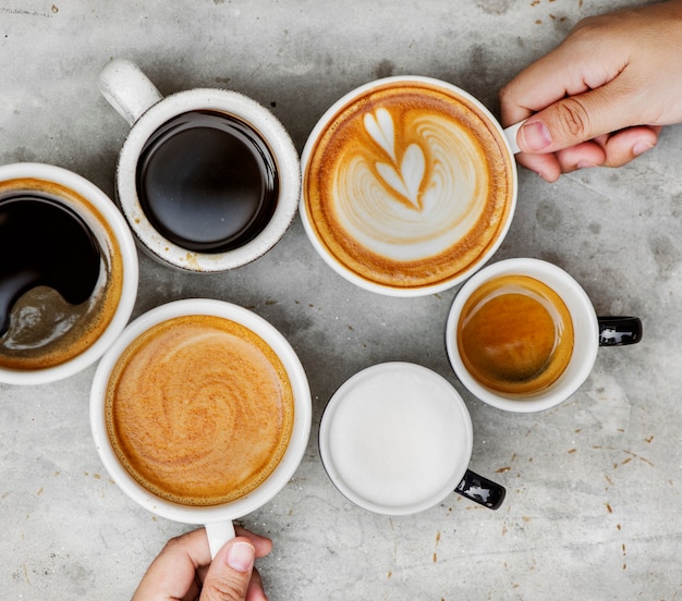 Free photo couple enjoying coffee on the weekend