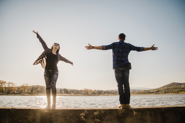 Free photo couple having fun outdoors