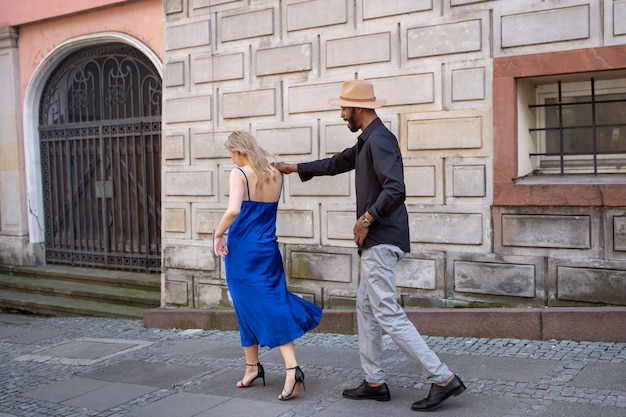 Couple having a latin dance performance in the city