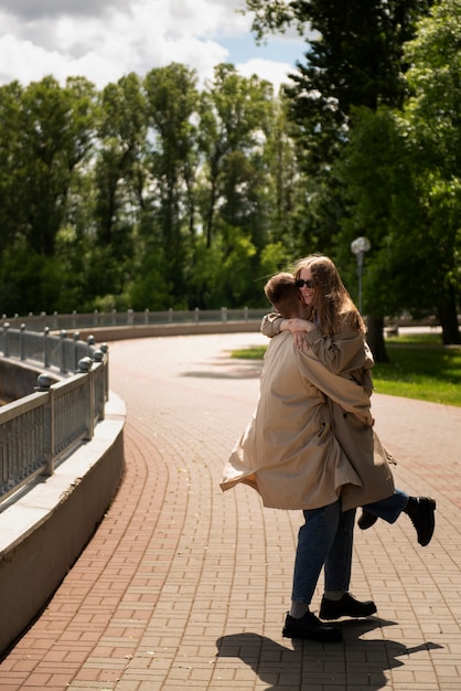 Free photo couple having public intimacy moments