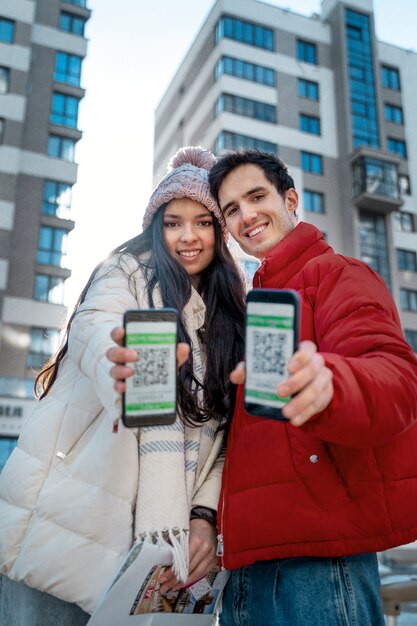 Couple traveling with vaccination passports