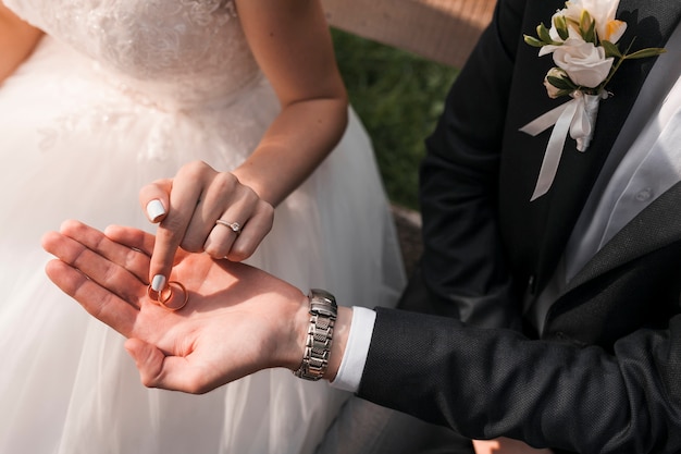 Free photo couple with wedding rings