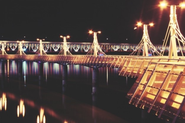 Free photo covered bridge at night