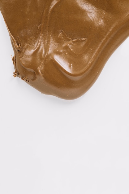 Free Photo creamy chocolate spread on white background