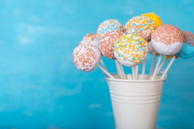 Free Photo creative cake pop concept