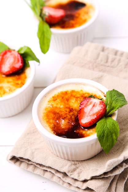 Free photo creme brulee