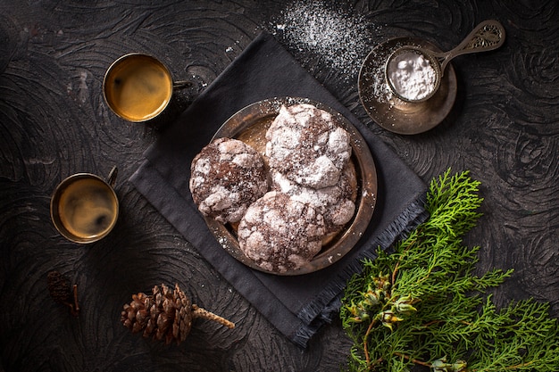 Crinkle cookies with coffee cups