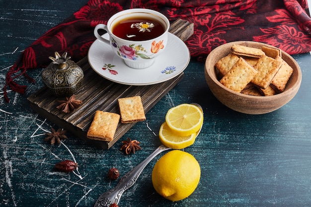 Crispy cookies with a cup of tea.