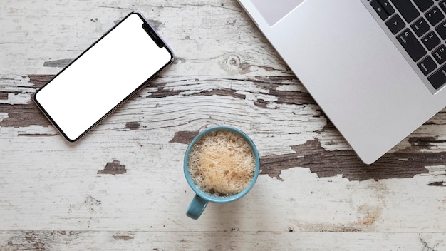 Free photo cup of coffee on table