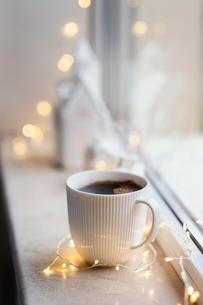 Free photo cup of tea and cookies