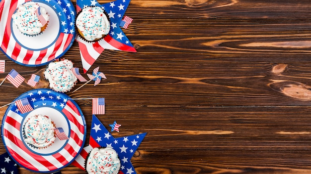 Free Photo cupcake on plates stars and flags with image of american flag