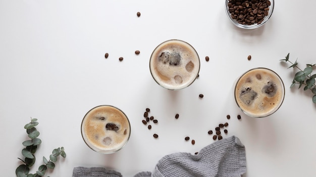 Free photo cups of coffee on table