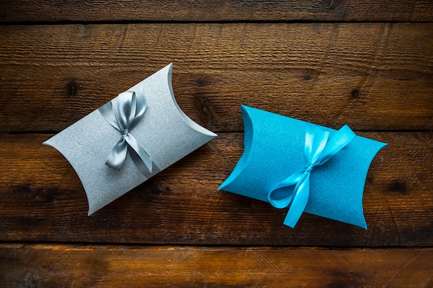 Free Photo cute minimalistic gifts with ribbons