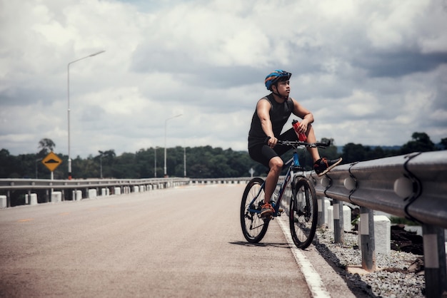 Cyclist the Bike