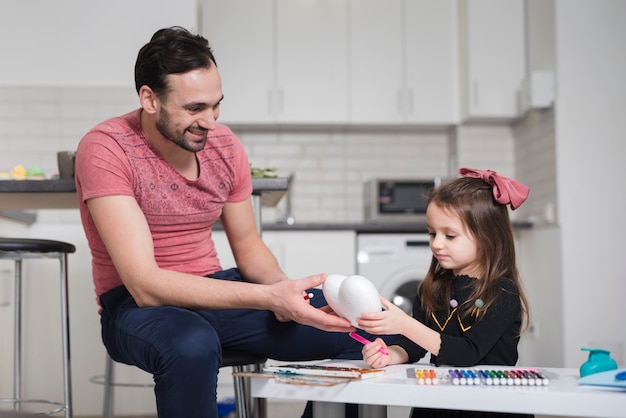 Free photo dad celebrates fathers day with daughters