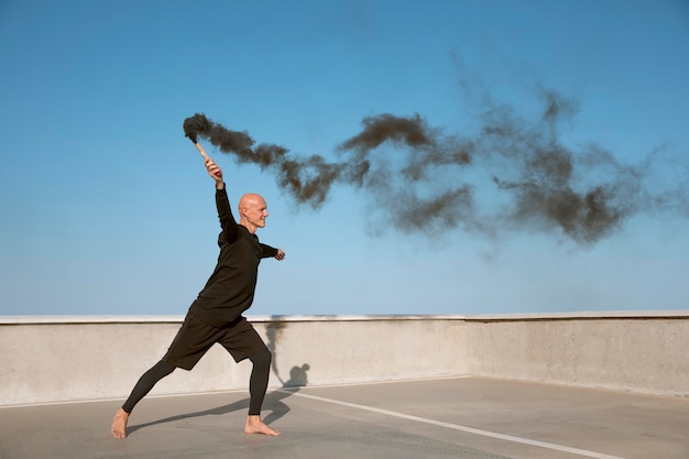 Free photo dancer doing elegant performing art