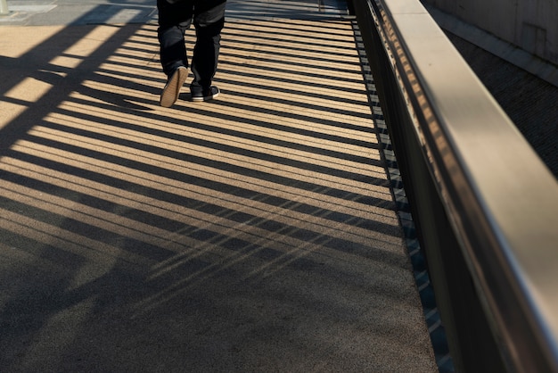 Free photo day in the city with architecture shadows