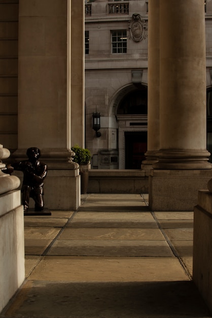 Free Photo day in the city with architecture shadows