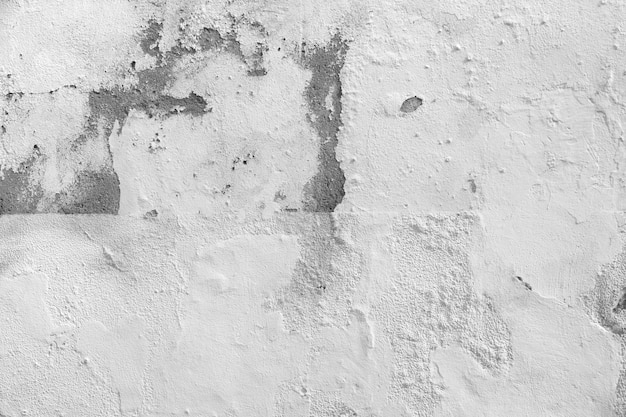 Free photo decaying white concrete wall