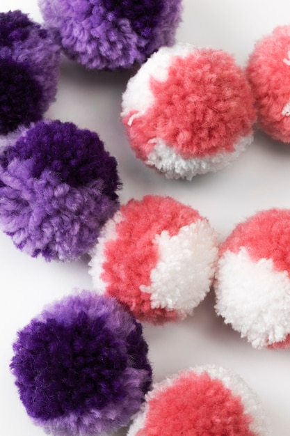 Free Photo decirative pom poms close up detail