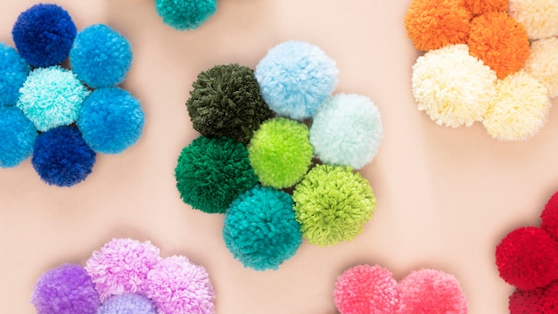 Free Photo decirative pom poms close up detail