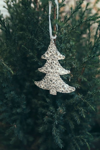 Free photo decoration on christmas tree