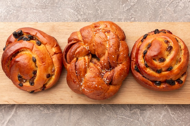 Delicious bagels with raisins