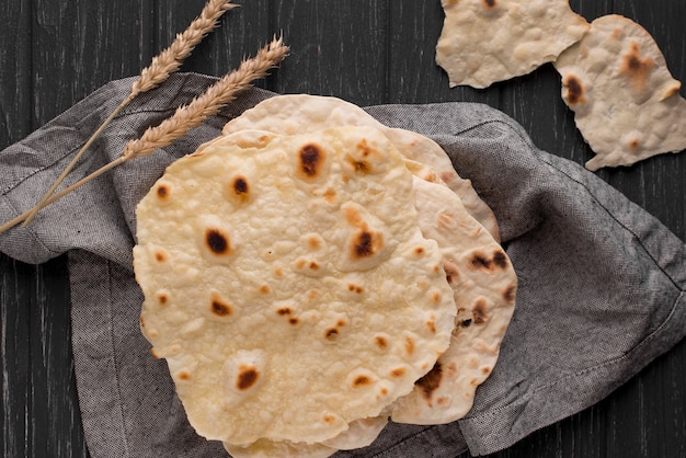 Free photo delicious composition of nutritious roti