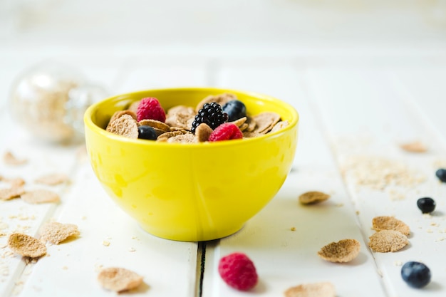 Delicious corn flakes with berries