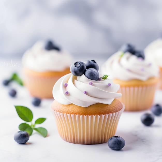 Free photo delicious cupcakes with blueberries