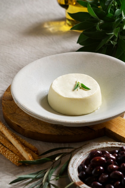 Free photo delicious fresh cheese still life