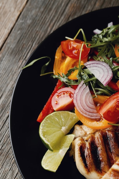 Delicious grilled chicken with vegetables for dinner