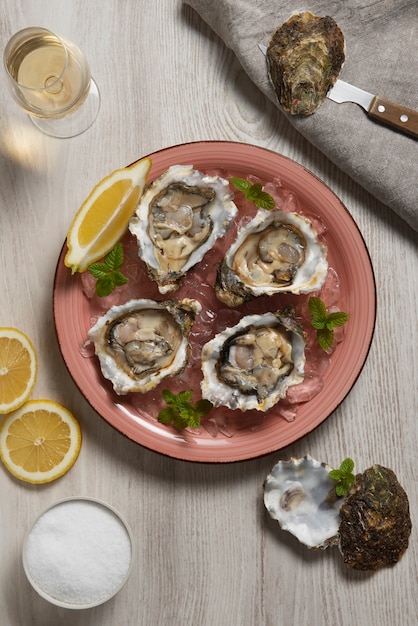 Free Photo delicious  oysters ready to eat still life