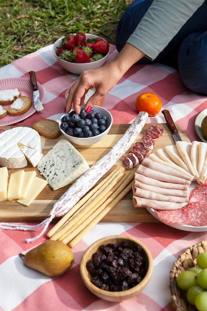 Free Photo delicious picnic still life