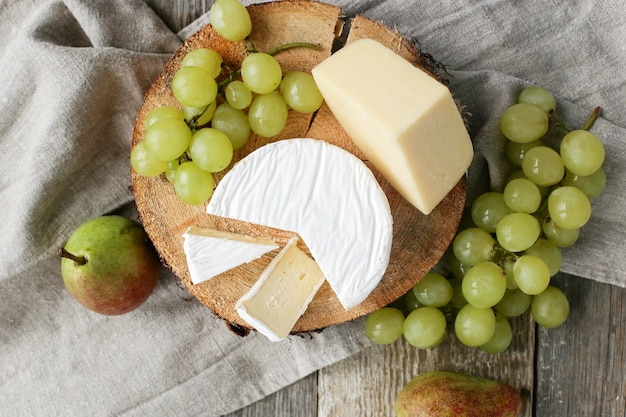 Delicious pieces of cheese and fruit