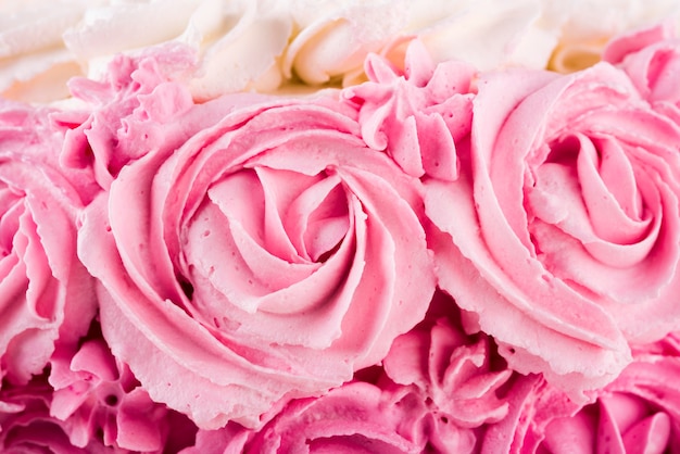 Free photo delicious pink cake close-up