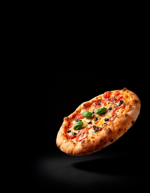 Free photo delicious pizza in studio