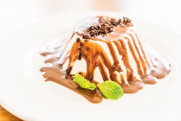 Free Photo delicious plate gourmet italian pudding