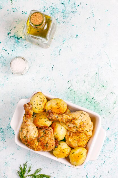 Free Photo delicious roasted young potatoes with dill and chicken