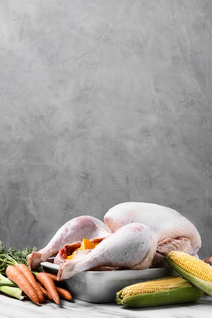 Free photo delicious thanksgiving turkey with carrots