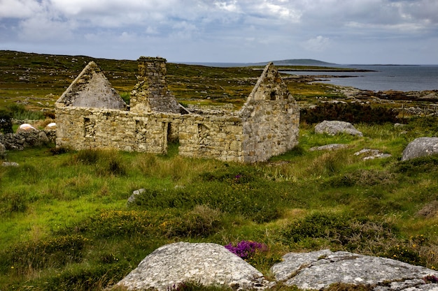 Free Photo derelict farmhouse in county mayo, ireland