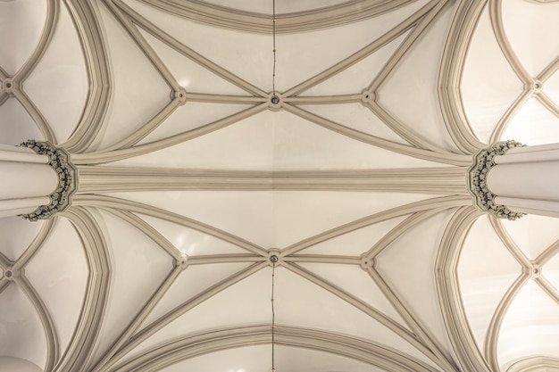 Free photo details of the interior of the catholic church in light colors