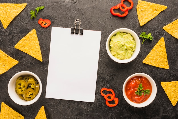 Free Photo dipping nacho chips