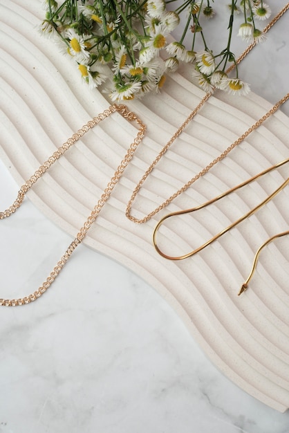 Free photo display of shiny and elegant gold chain