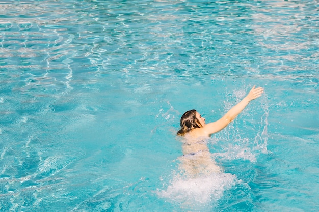 Free Photo doing front crawl swimming 