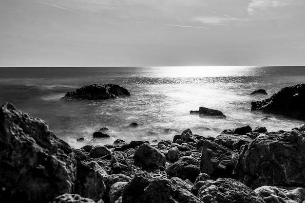 Free photo dramatic landscapes with sea and rocks